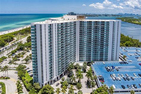 100 Bayview Dr Condo Condo For Rent In Sunny Isles Beach Fl