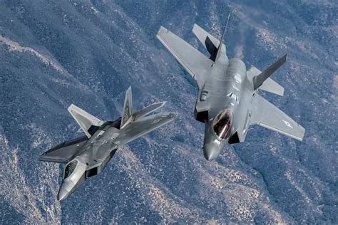 Adu Spek F 35 Vs F 22 Raptor Dua Jet Tempur Siluman Generasi Kelima Andalan As Zona Jakarta