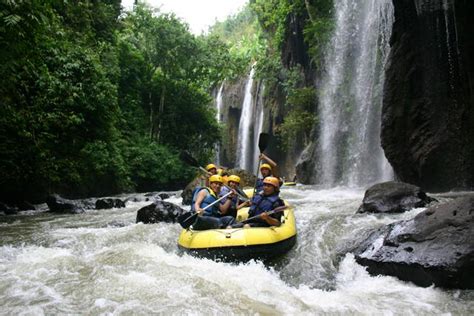 Arung Jeram Dan Outbound Di Tjapoeng Resort