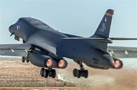 5 B-1B Lancer Speed Facts