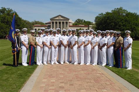 Colleges That Offer Marine Rotc