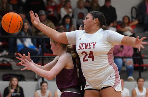 Dewey Boys Edge Out Nowata Lady Bulldoggers Fall 44 35