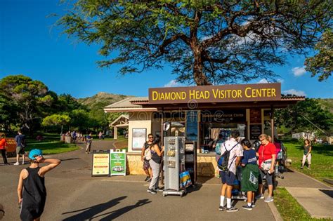 Diamond Head Center