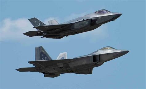 Differences Between F 22 And F 35 Military Machine Fighter Jets Lightning Fighter Fighter