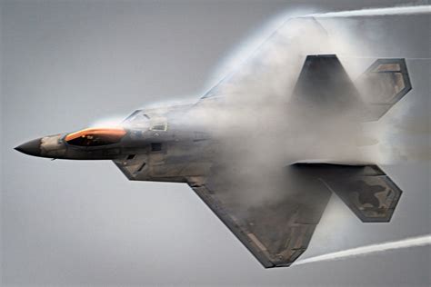 F 22 Real Top Speed