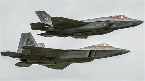 F35 vs F22