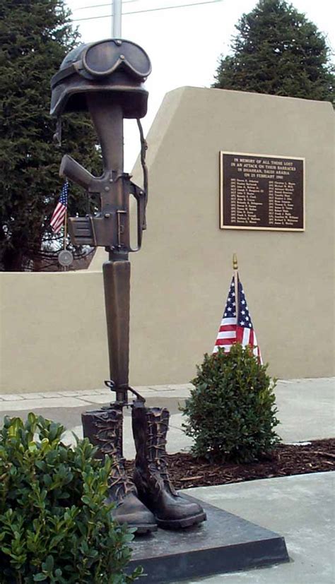 Fallen Soldier Display Boots Rifle