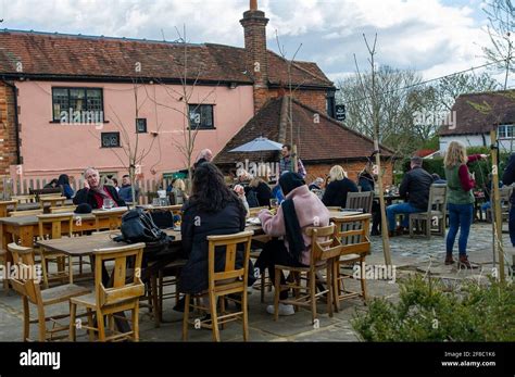 Forty Green Buckinghamshire Uk 13Th April 2021 Diners And Pub Lovers Were Delighted To Be