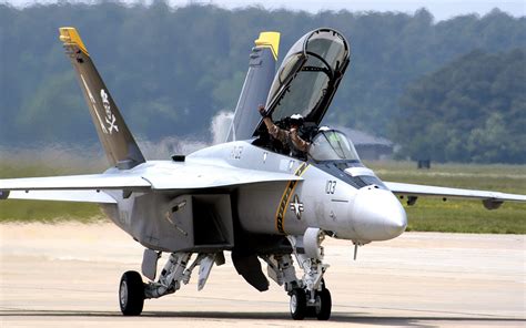 Harga F 18 Super Hornet