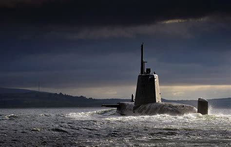 Hms Ambush Returns To The Clyde Naval Base In Scotland 2013 2048 1311 R Warshipporn