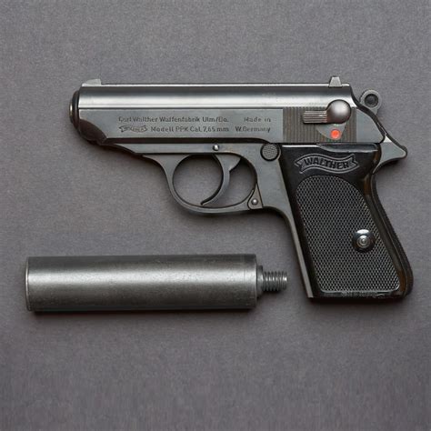 James Bond Gun Pictures