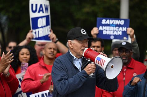 Live Updates Uaw Strikers Receive Biden Amp 39 S Support As He Walks Picket Line In Michigan