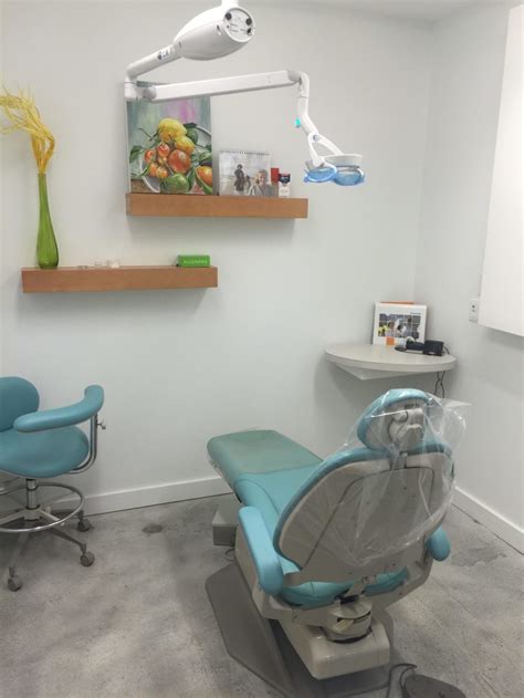 Lowry Dental Clinic