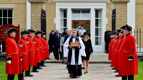 Margaret Thatcher S Ashes Buried In London