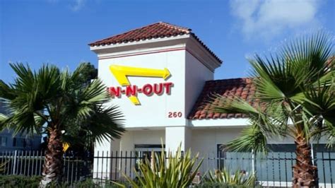 Mcdonald S Vs In N Out Price