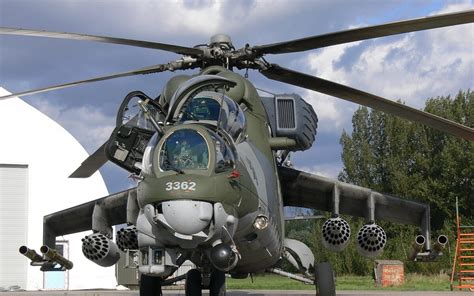 Mi 24 Hind Helicopter Gunship