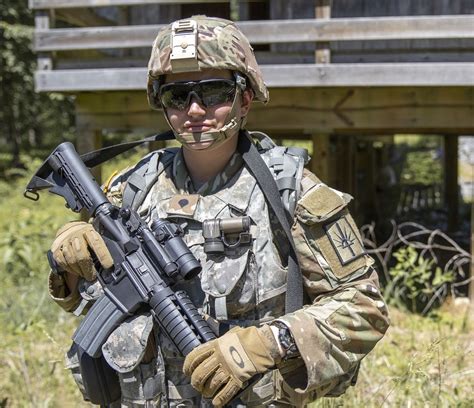 Military Pictures Of Soldiers