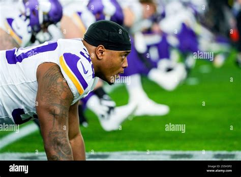 Minnesota Vikings Fullback C J Ham 30 Stretches Before An Nfl