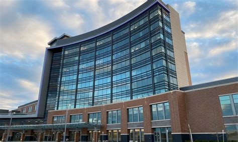 New 620 000 Sf Maryland Capital Region Medical Center Replaces Historic