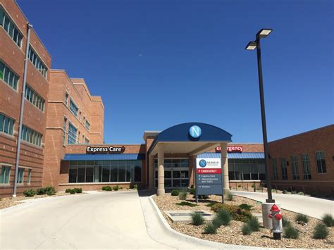 Newman Regional Health Emporia Alamat