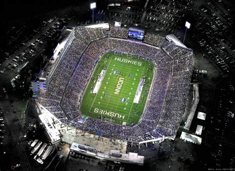 Pratt And Whitney Stadium Capacity