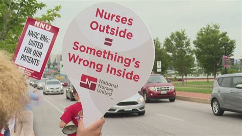 Slu Nurses Picket Outside Of Hospital Amid During Contract Talks Ksdk Com