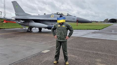 The First Photo Of An F 16 Fighter With Ukrainian Insignia And The Details It Has Revealed