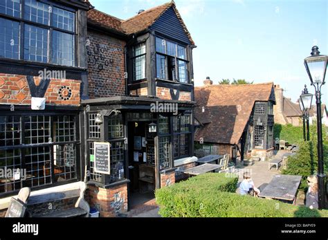 The Royal Standard Pub Beaconsfield