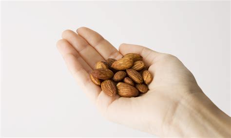 The Top 7 Health Benefits Of Almonds Serving Size Tips Ztec100 Com