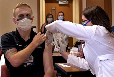 Uf Health Begins Administering Covid 19 Vaccines In Gainesville The Independent Florida Alligator