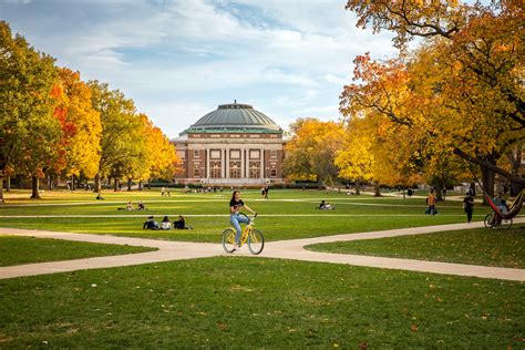 Universitas Illinois Urbana Champaign