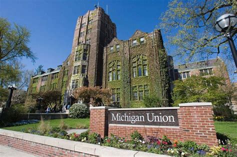 Universitas Michigan