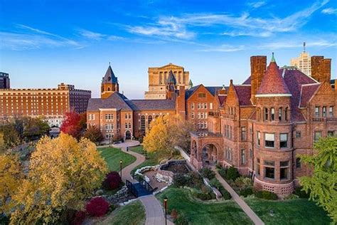 University Of St Louis