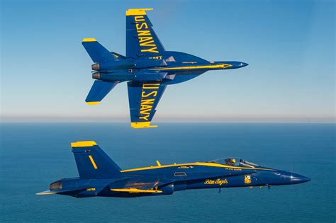 Us Navy Shares Photos Video From The Blue Angels Farewell Flight For Its Legacy Hornet Jets Digital Photography Review